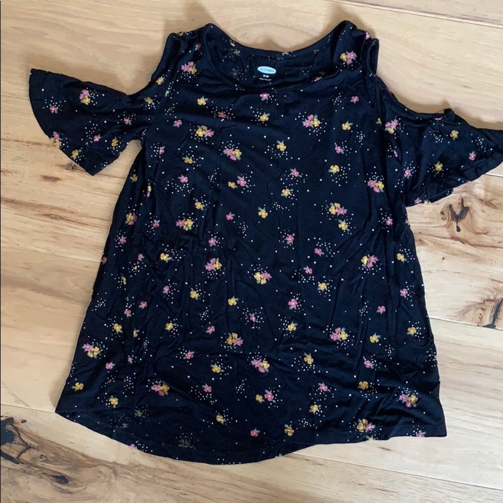❤️ Tshirt with cutout shoulders